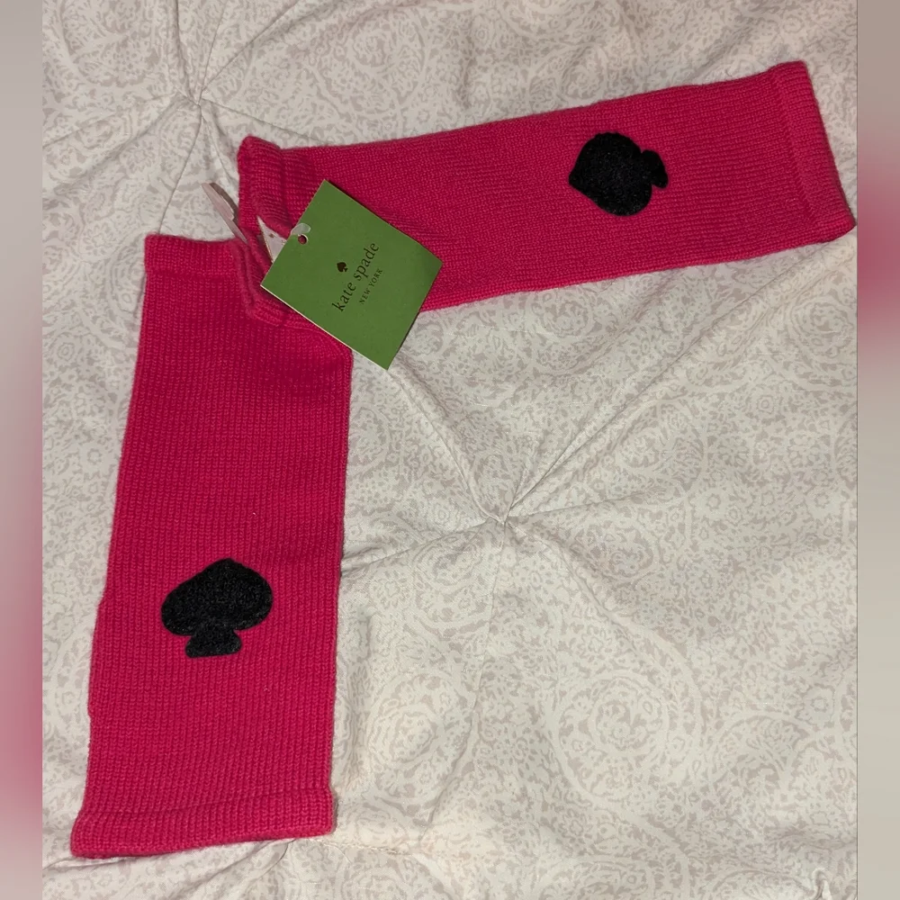 NWT Kate Spade Fingerless Arm Warmers with Black Fuzzy Spade Symbols ♠️♠️